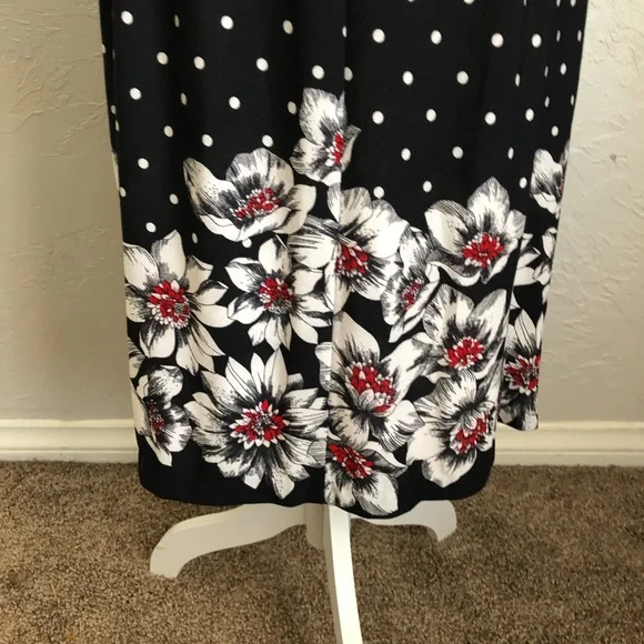 Sandra Darren Polka Dot Shift Dress with Floral Bottom 14 Black White Red - Picture 13 of 15